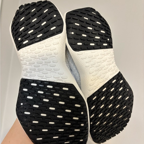 Allbirds Women’s Tree Dasher Sneaker - Picture 4 of 6